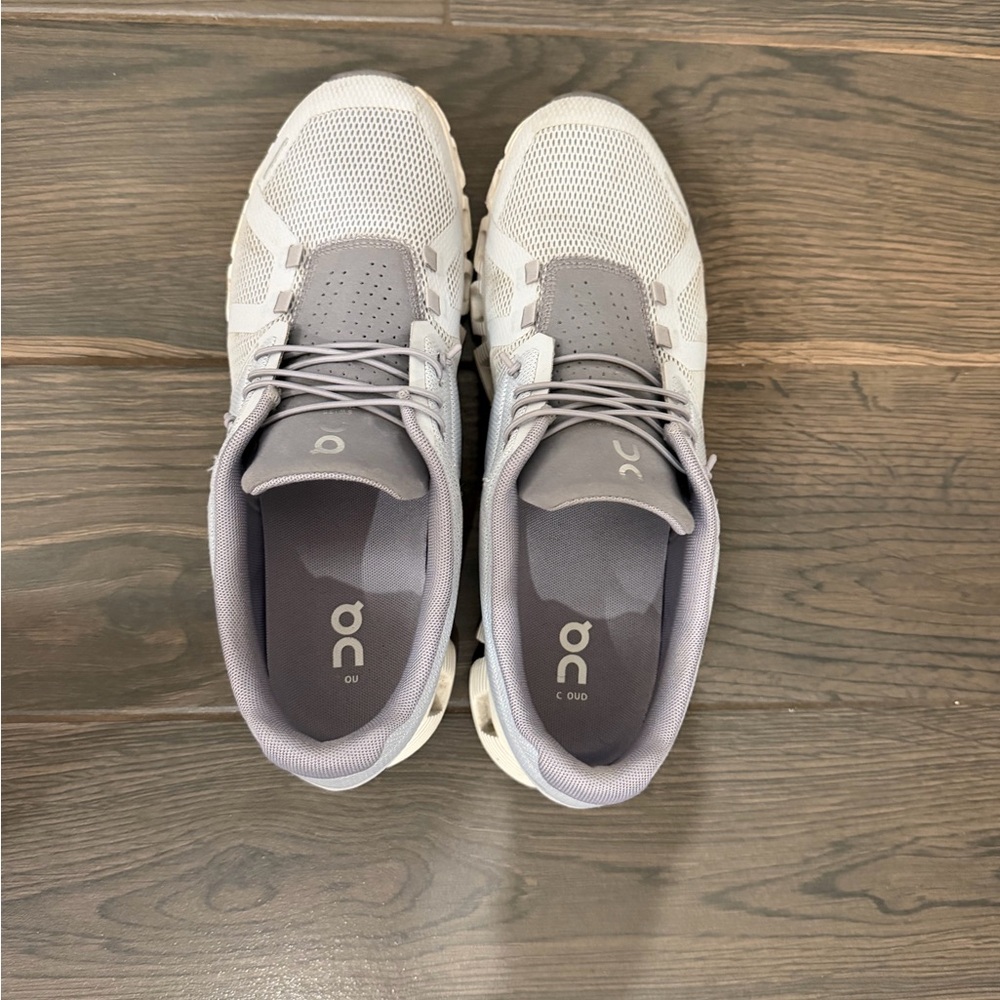 On Running Women’s Cloud 6 Sneakers